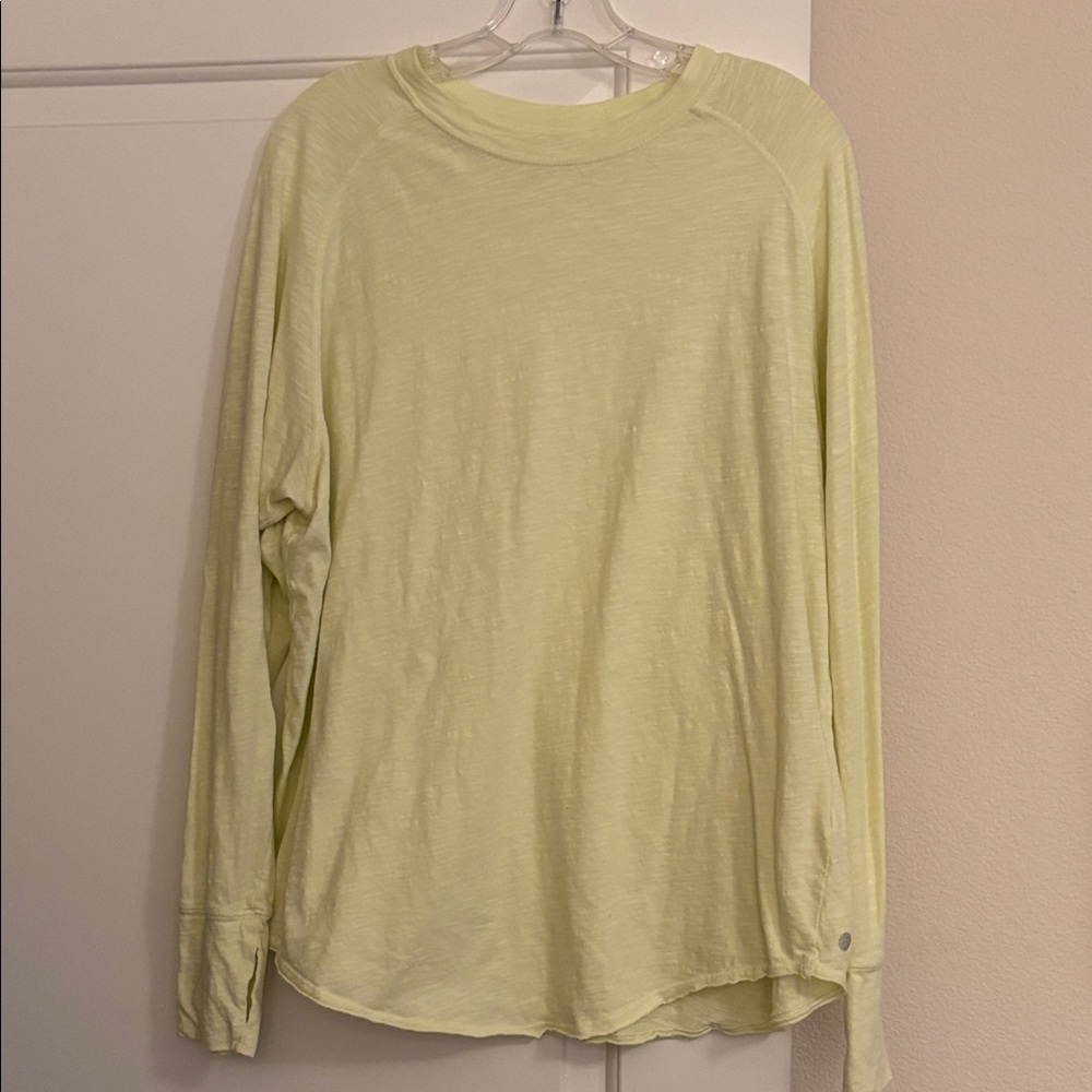 Zella women’s Soft lime/Yellow Long Sleeve Tee with thumb holes.